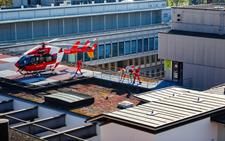 Helikopter auf dem Spitaldach