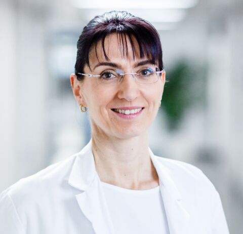 Frau Prof. Dr. Nicole Ochsenbein-Kölble