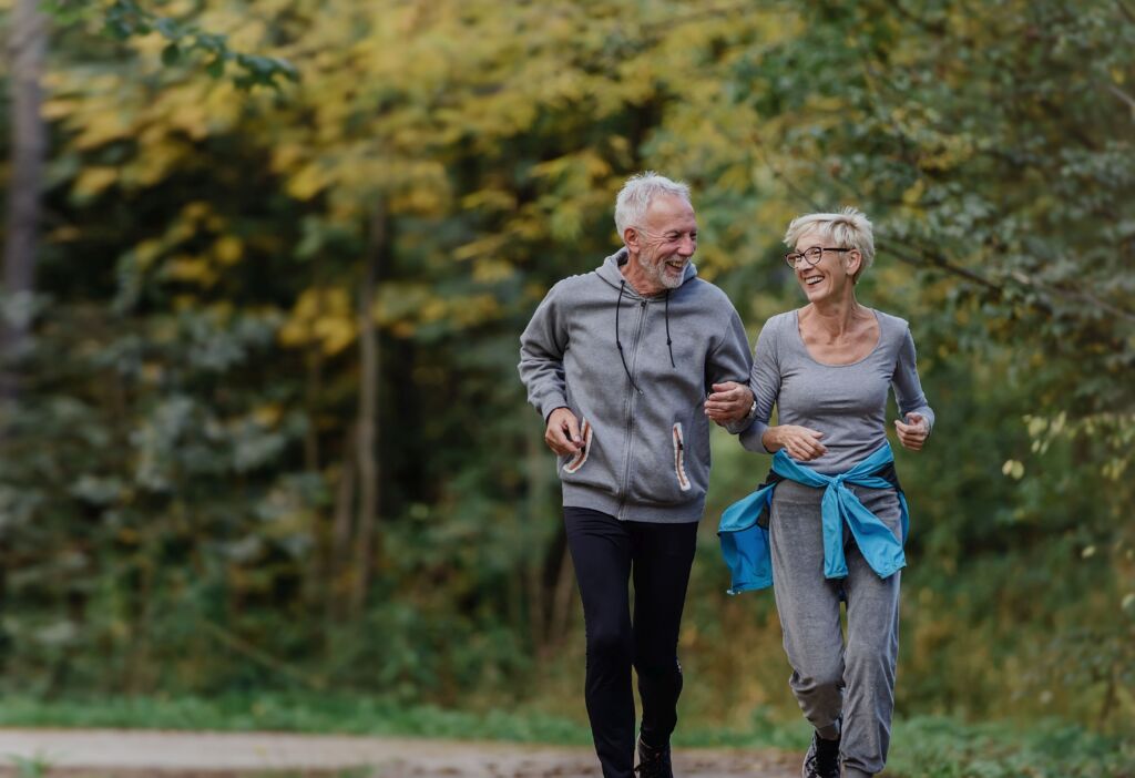 Älteres Paar beim Joggen