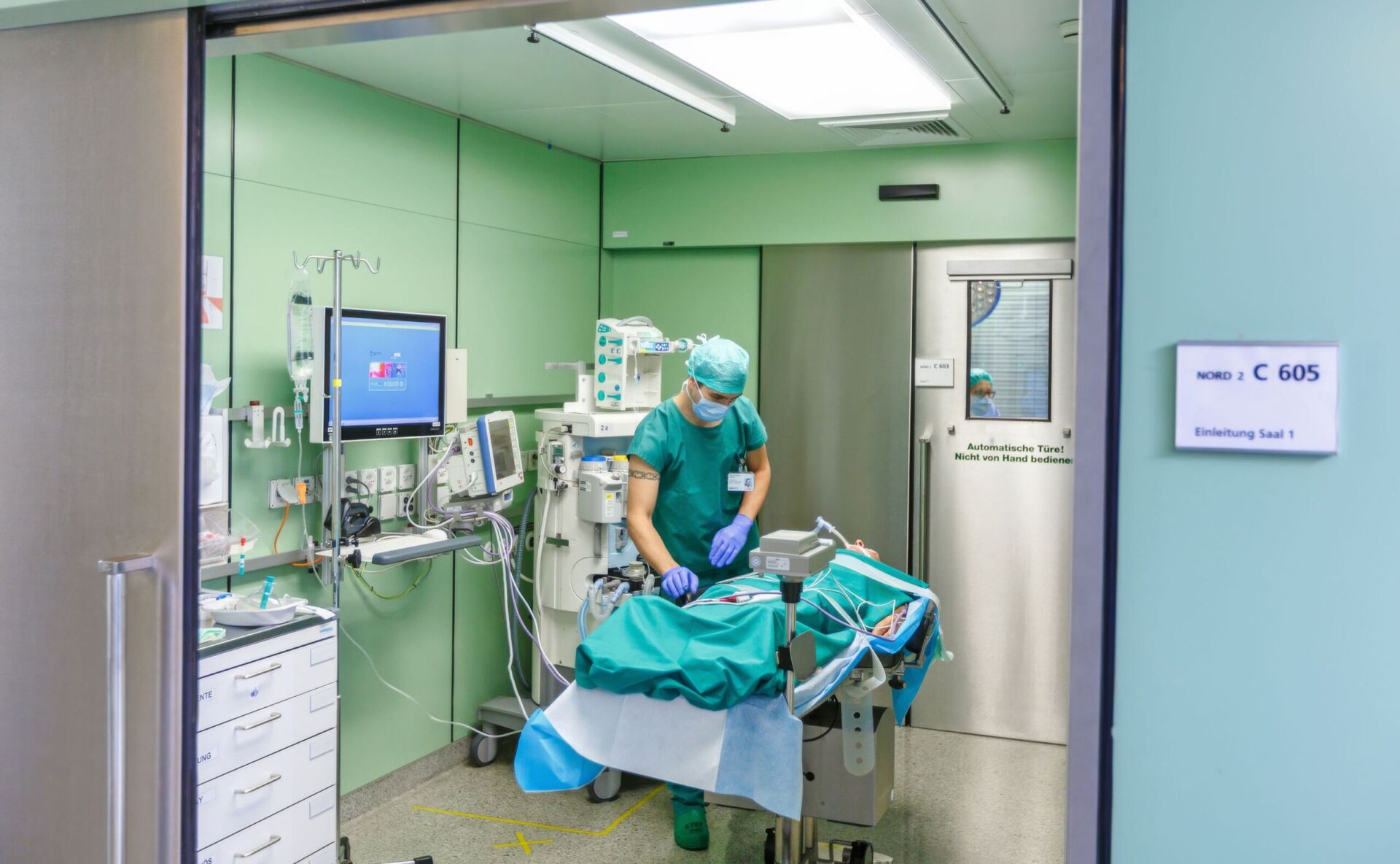 Pflege bereitet Anästhesie vor