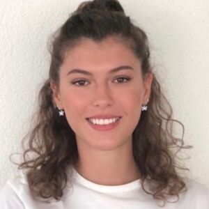 Portrait Lora Hajdari